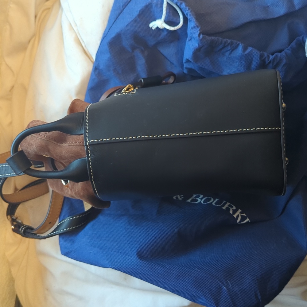 Dooney & Bourke cinch top Crossbody bag - Picture 8 of 11